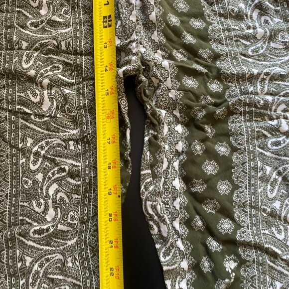 White Lotus Green and White Bohemian Print Tie Knot Elastic Pants with Pockets - Picture 12 of 13